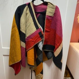 Colorblock cape